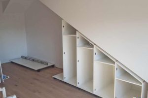 Ein Einbauschrank entsteht,.....  Dachschrägenische während der Montage