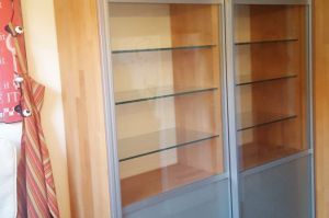 Gleittürenschrank, mit Gleittüren Alu A17 Mattglas / Klarglas mit Schrank Leimholz Buche massiv