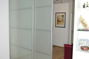 Gleittüren- Raumteiler in Alu- A17, Mattglas verglast mit wgr. Alu- Ziersprossen "Japanart"