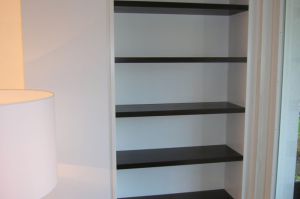 Wohnzimmer Nischenschrank in MDF Weißlack - Wenge furniert