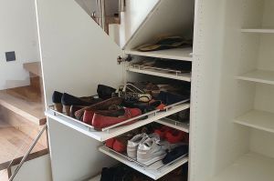 Auszug Schuhtabelare mit Relingumrandung 0,9Meter tief!! für drei! Schuhebenen hintereinander, für ca. 40 Paar Schuhe!