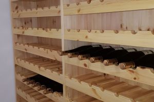 Weinregal als Maßanfertigung in Kiefer natur für 270 Stck. Weinflaschen