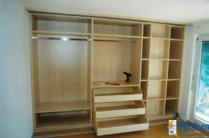 Einbauschrank hinter den Gleittüren Modell Ahorn H60  "Japanart"